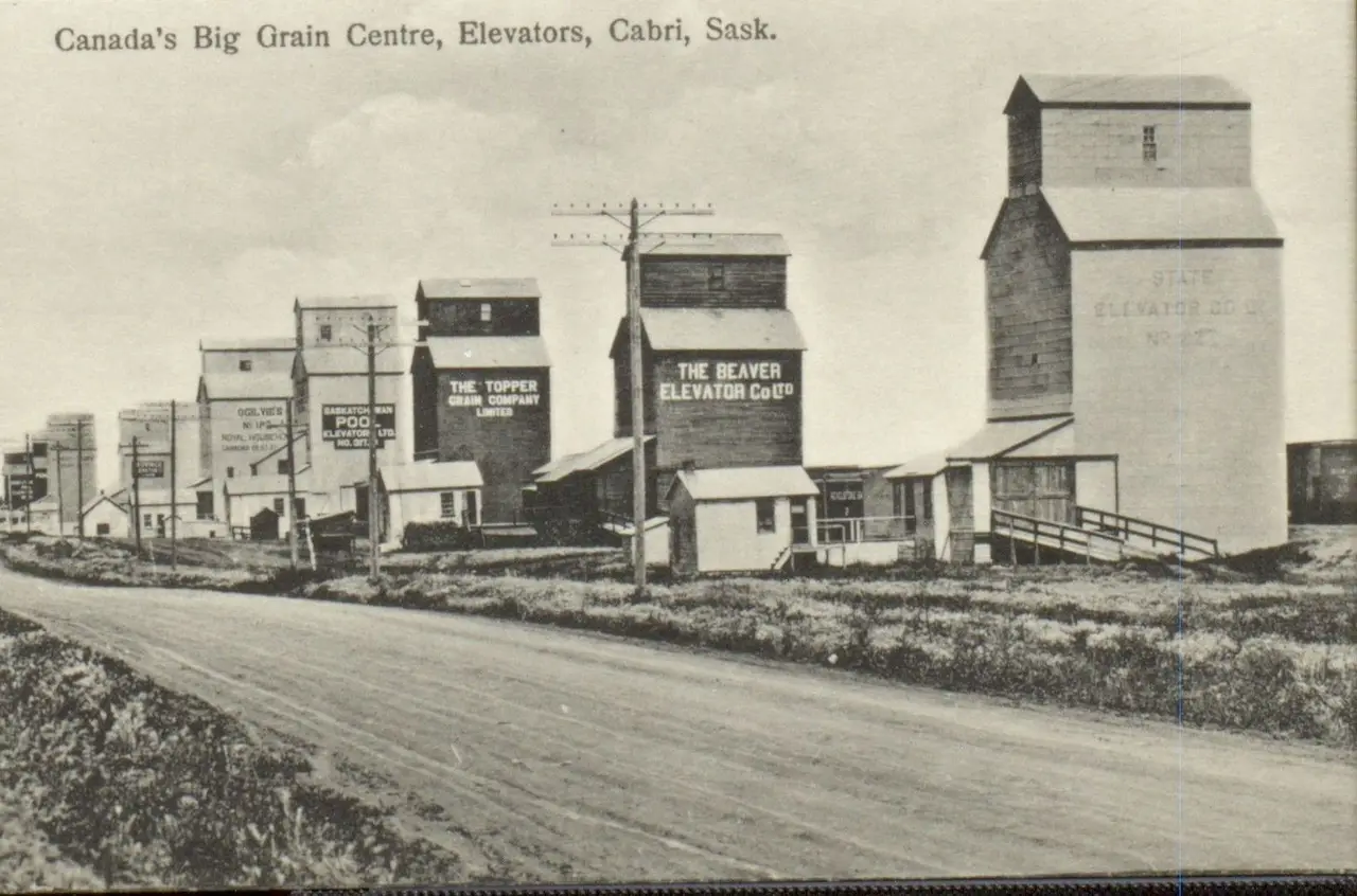 Canada's Big Grain Centre, grain elevators at Cabri, about 1915